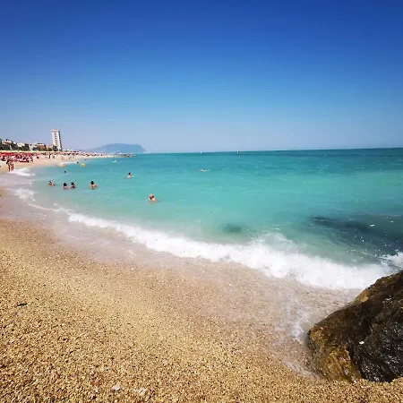 Apartment 300mt Dalla Spiaggia, Wi-fi, Aria Condizionata E Parcheggio