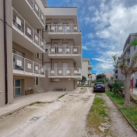 300mt Dalla Spiaggia, Wi-fi, Aria Condizionata E Parcheggio * Porto Recanati